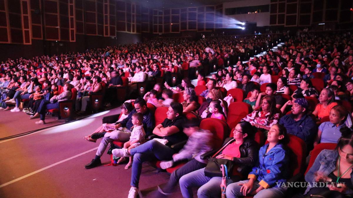 $!El teatro tuvo lleno total en sus funciones.