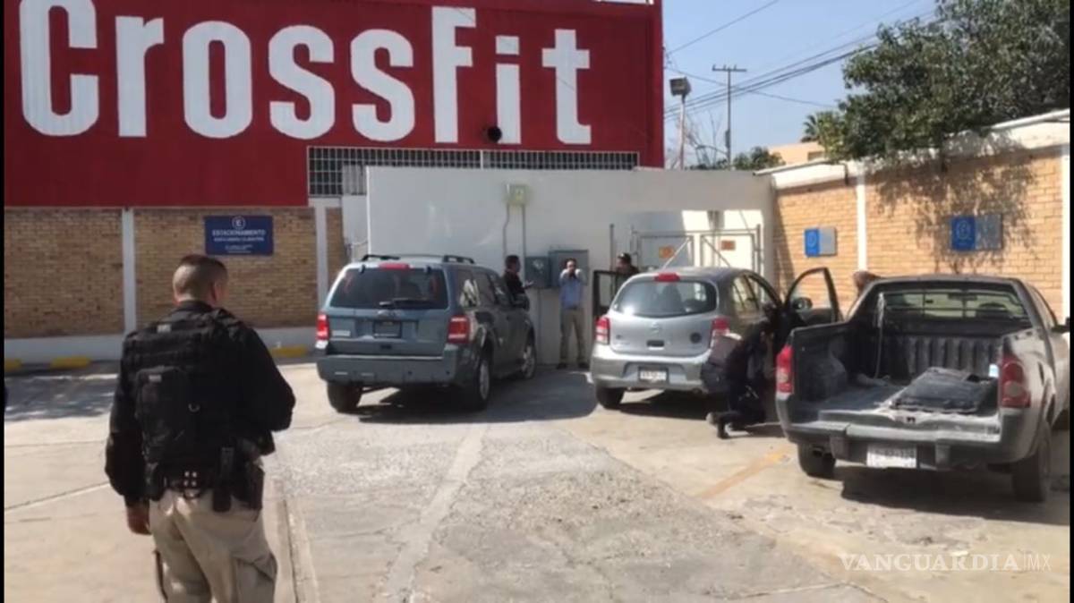 $!Asaltan a cliente en estacionamiento de Bancomer Saltillo; ladrones armados le quitan más de un millón de pesos