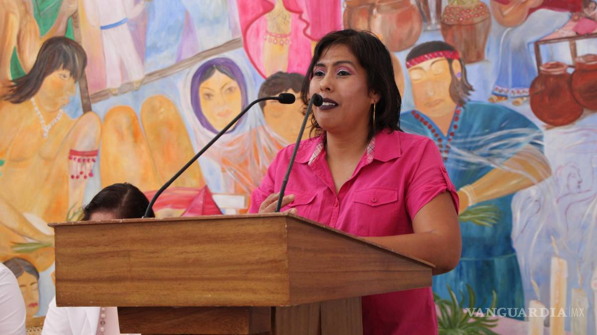 $!Pacientes compartieron testimonios de esperanza durante la ceremonia en la clínica de mama de Saltillo.