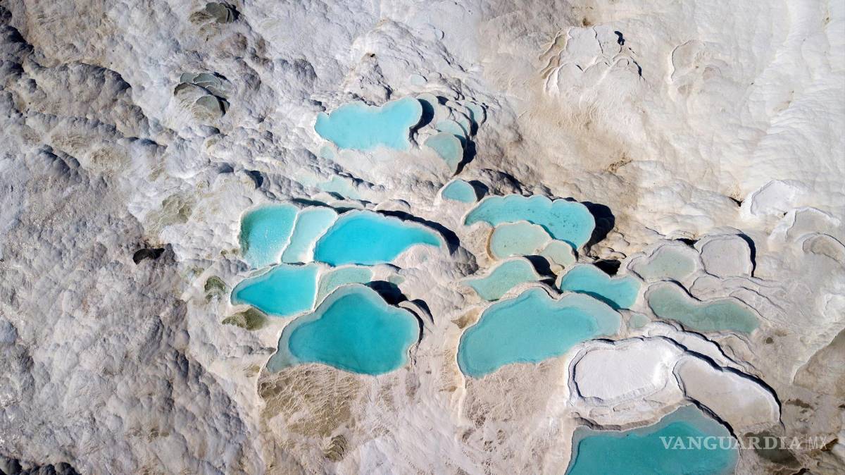 $!Formaciones termales en Pamukkale (Turquía) donde se produce el proceso natural de mineralización del carbono. EFE/EPA/Tolga Bozoglu