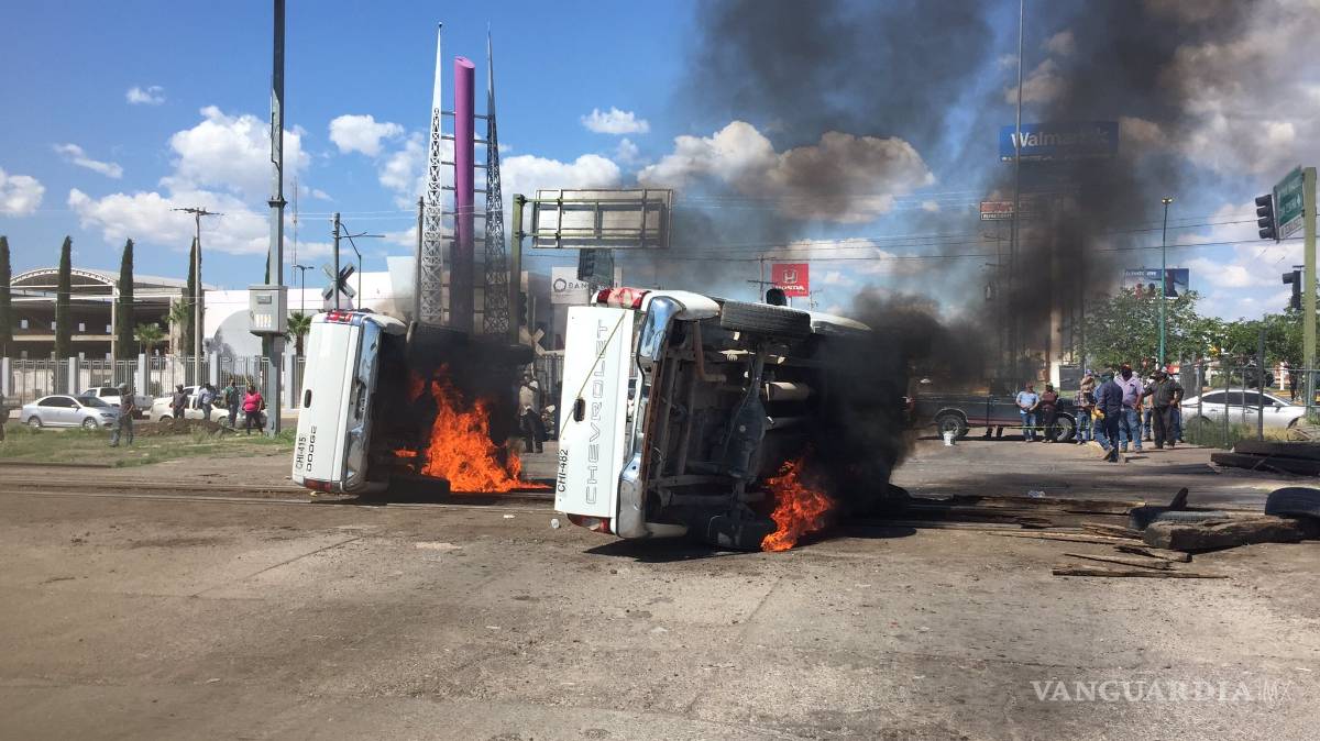 $!Protestan en Chihuahua por agua; queman casetas de peaje y oficinas de gobierno