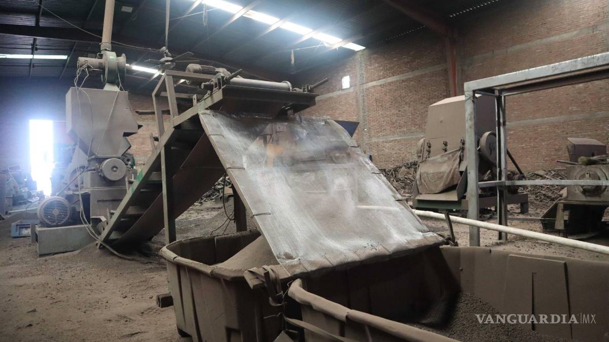 $!El caucho molido de llantas se utiliza en pistas de atletismo y áreas de juego infantiles.