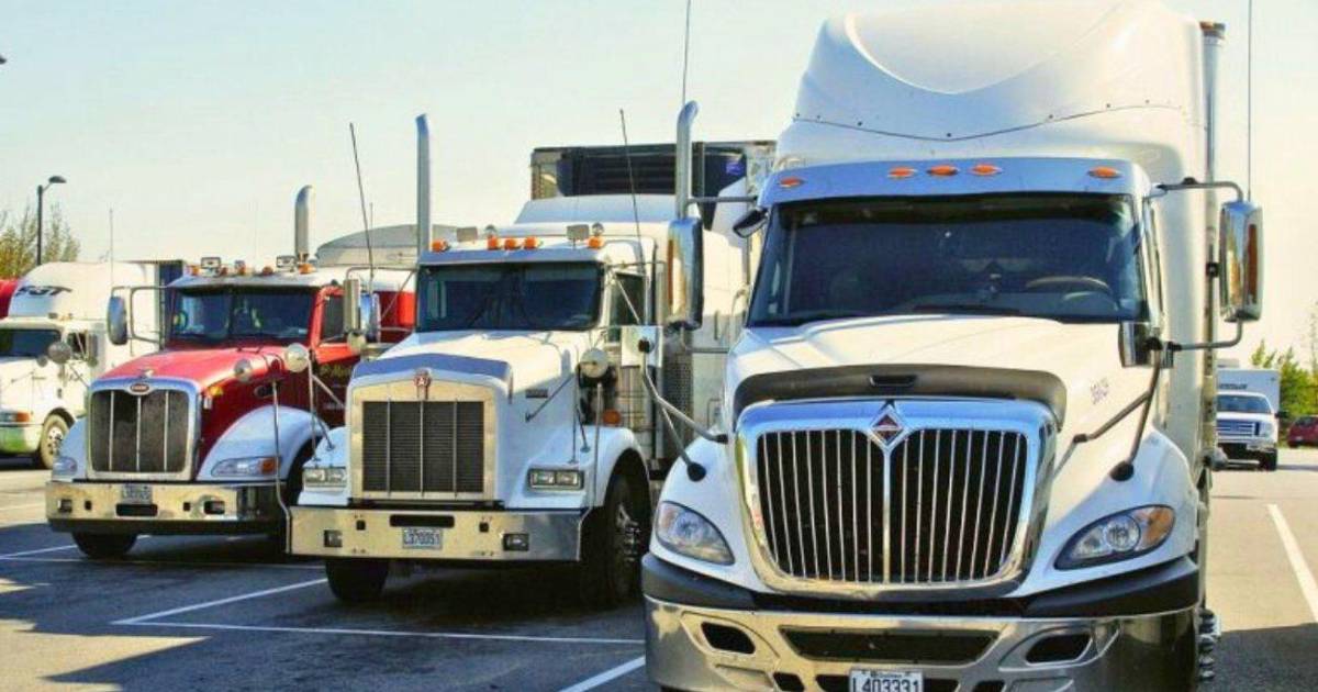 Ordenan a la policía de Texas hacer cumplir requisitos de inglés para camioneros