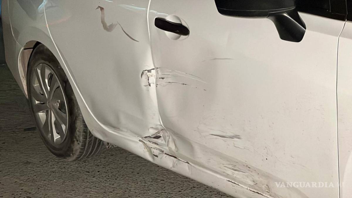 $!A pesar de lo aparatoso del accidente registrado alrededor de las 22:30 horas, no se reportaron personas lesionadas, únicamente daños materiales en las unidades involucradas.