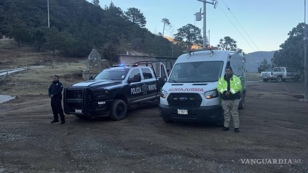 $!Las unidades de emergencia permanecieron en el punto conocido como La Moneda, base de operaciones del operativo de auxilio.