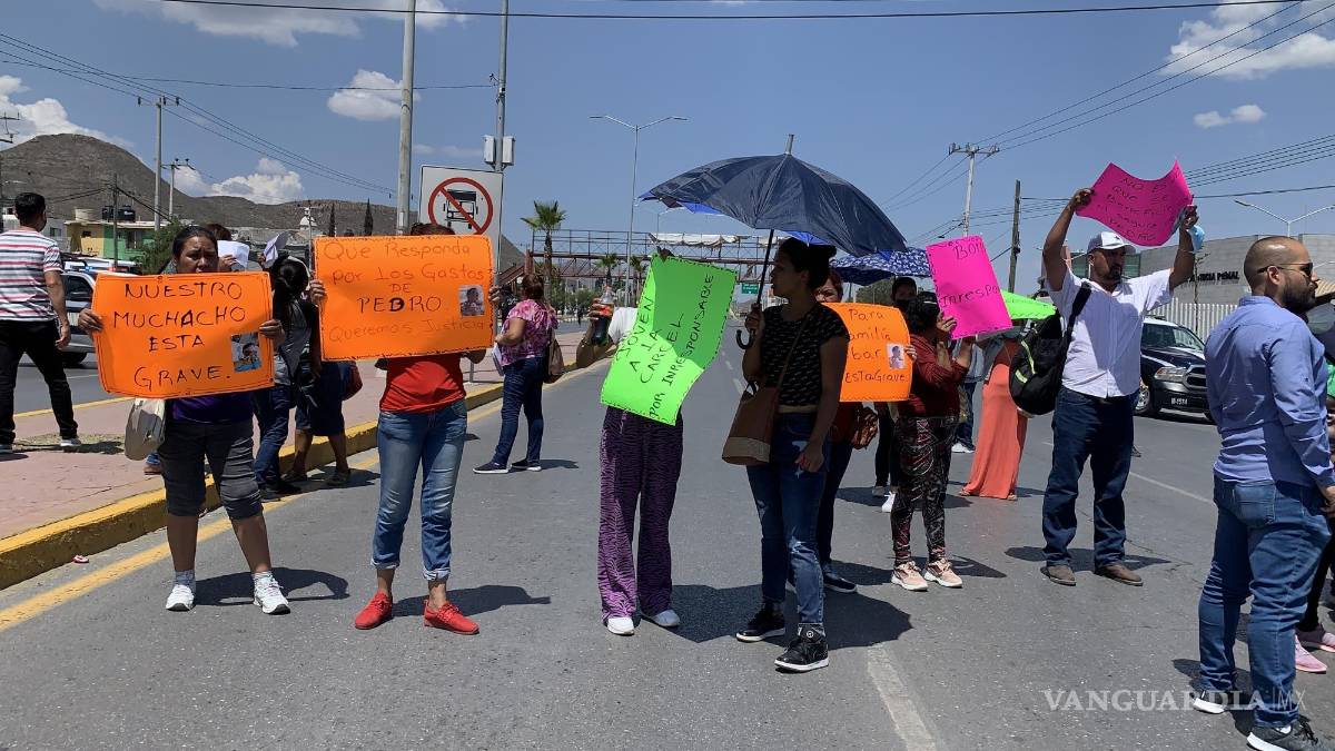 UNTA Saltillo ‘toma’ el Periférico en apoyo a familia que exige justicia por joven en coma