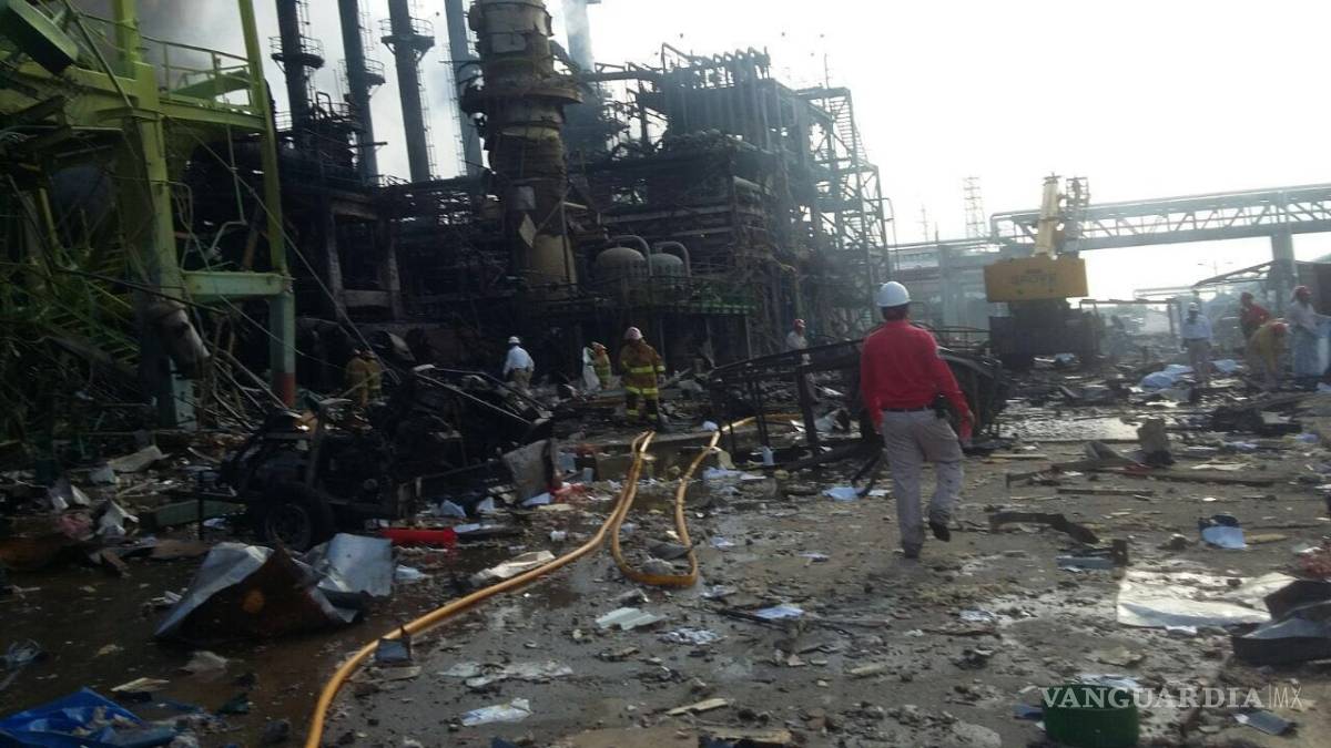 $!Explosión en planta petroquímica Pajaritos deja 3 muertos y 136 heridos (FOTOS)