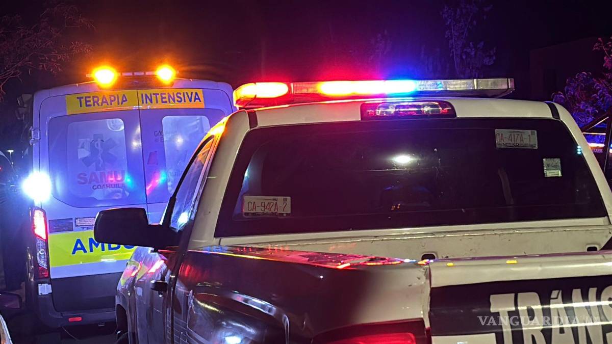 $!La joven embarazada fue atropellada en el bulevar Benito Juárez, quedando lesionada sobre la vía.