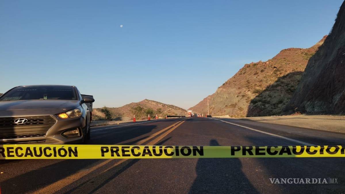 $!Elementos de la Guardia Nacional acudieron al sitio para tomar conocimiento del trágico accidente.