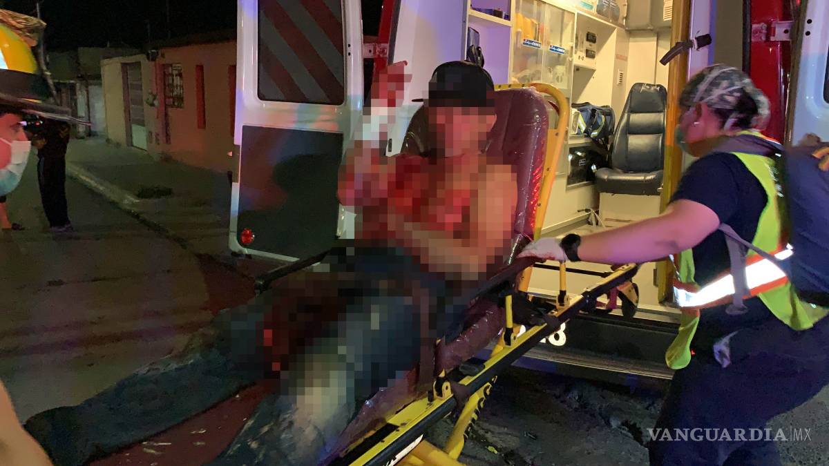 Se corta muñeca al saltar barda; huía de pelea con su pareja
