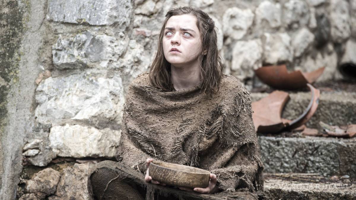 $!Maisie Williams: 20 años de glamour medieval