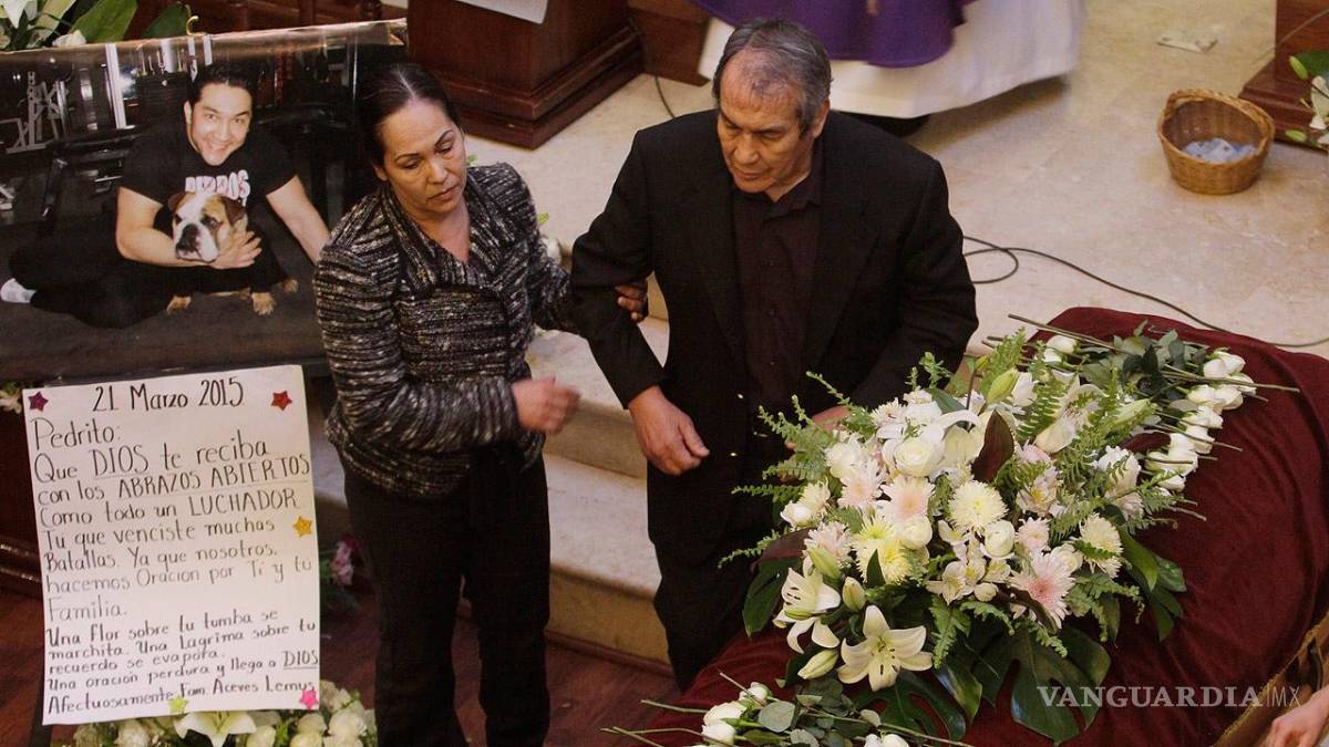 $!Pedro Aguayo durante funeral de Pedro Aguayo Ramírez