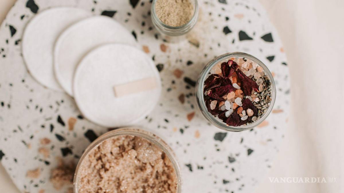 $!¿Bicarbonato de sodio como exfoliante? Todo lo que debes saber para cuidar tu piel