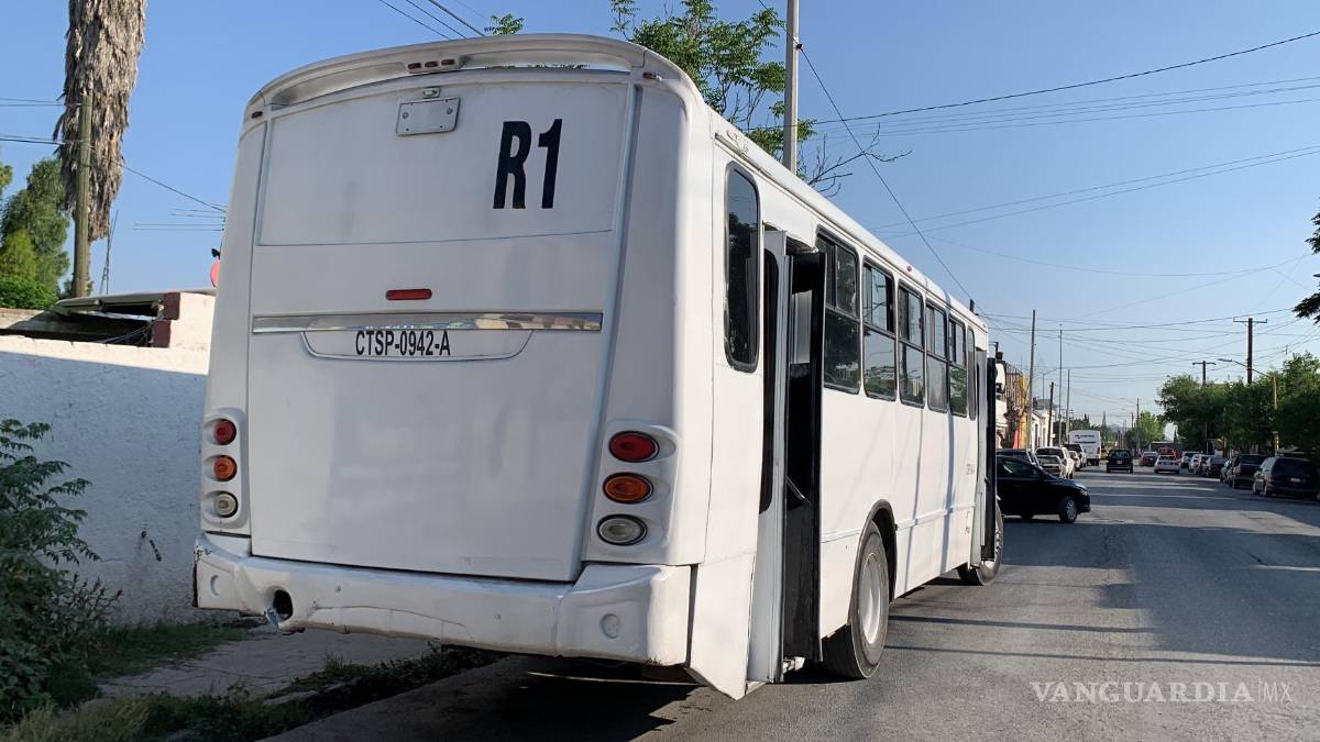 Saltillo: 12 personas lesionadas por choque entre dos camiones en la colonia Guayulera