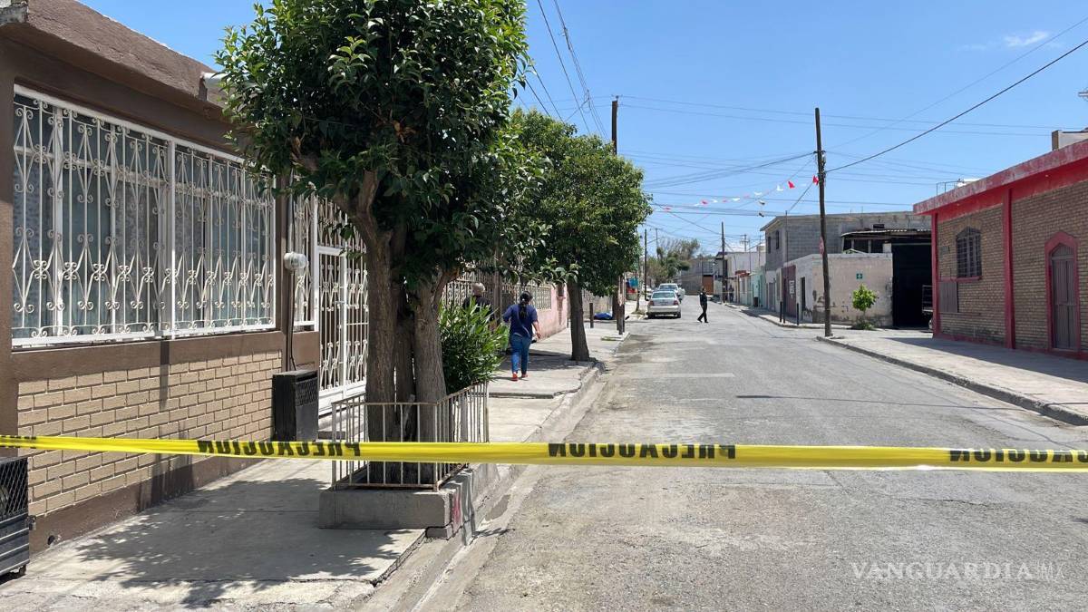 $!Las autoridades municipales y personal de la Secretaría de Salud acudieron al lugar de los hechos para evaluarlo, pero este no mostraba signos de vida.