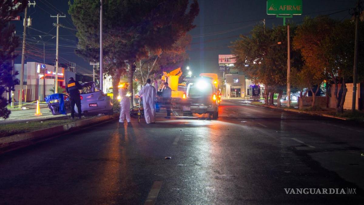 Ebriedad y exceso de velocidad dejan un joven herido en Saltillo; copiloto fallece