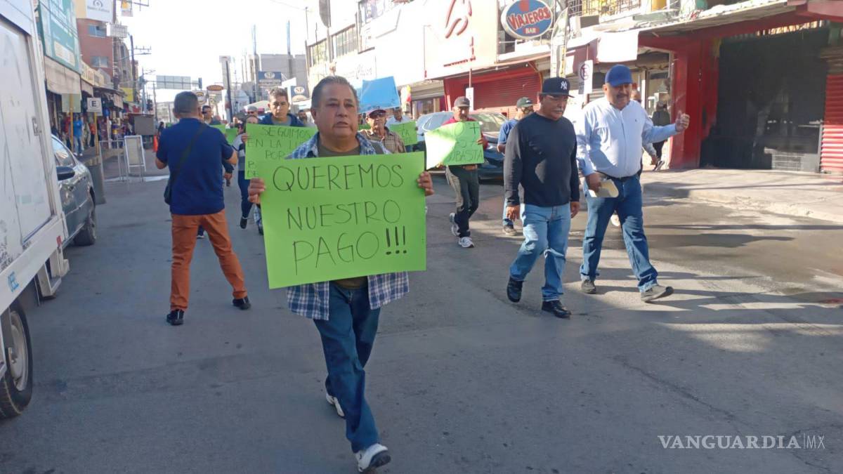 $!Extrabajadores de AHMSA marchan en Monclova y anuncian plantones en Palacio Nacional tras prórroga de subasta