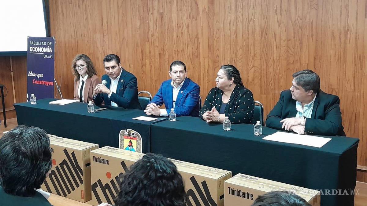 $!El rector Octavio Pimentel Martínez asistió como testigo de honor durante la inauguración del nuevo grupo académico.