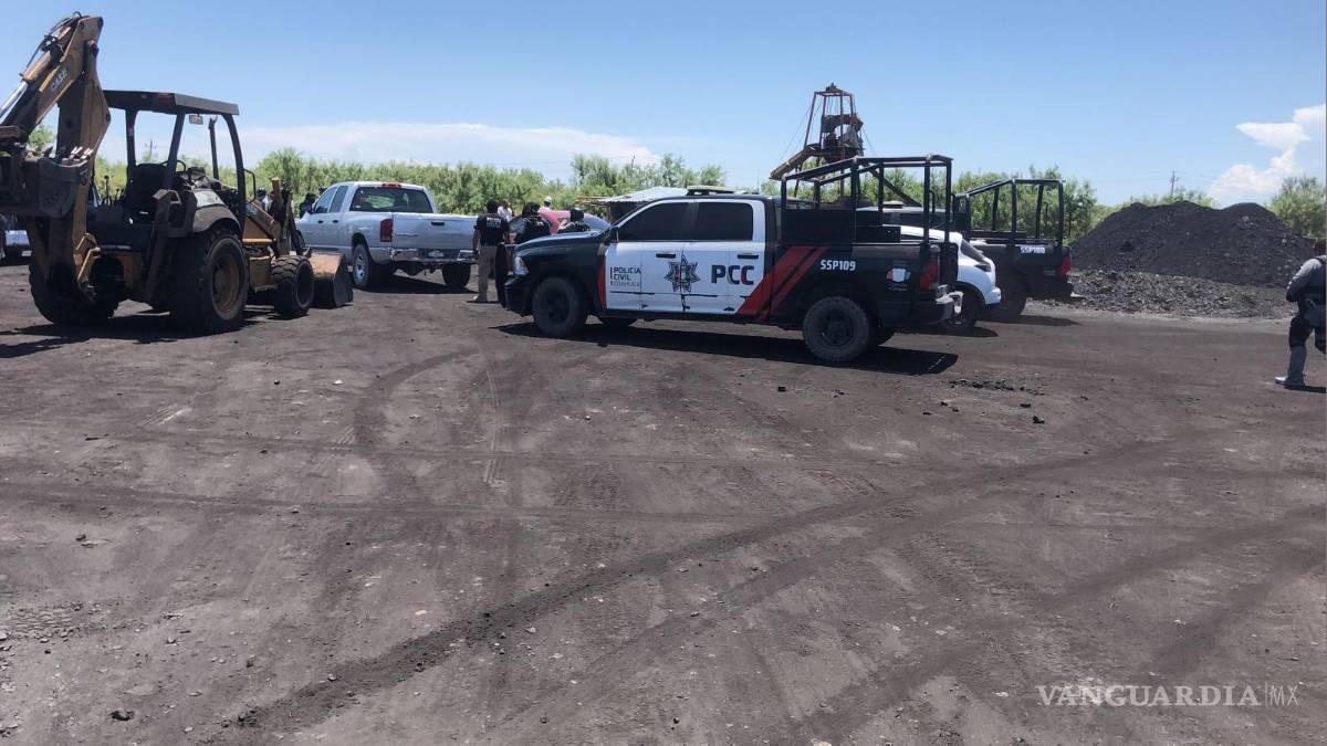 $!Nueve mineros fueron reportados como atrapados dentro de la mina.