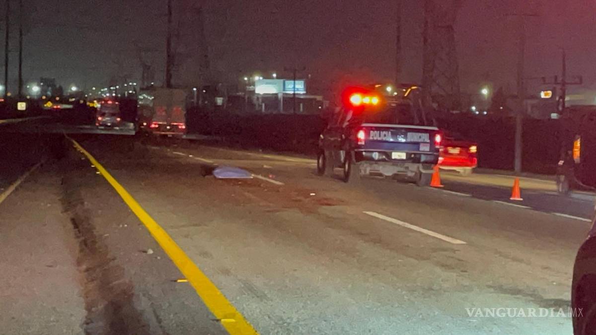 $!El hombre fue arrastrado por cerca de 20 metros.