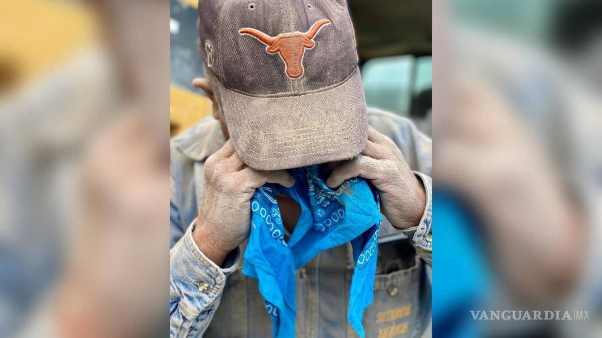 $!Brigadista limpiándose los ojos.