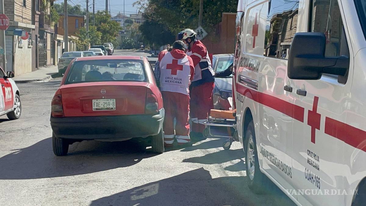 Se queda sin frenos y camioneta lo choca en Saltillo; hombre de la ...