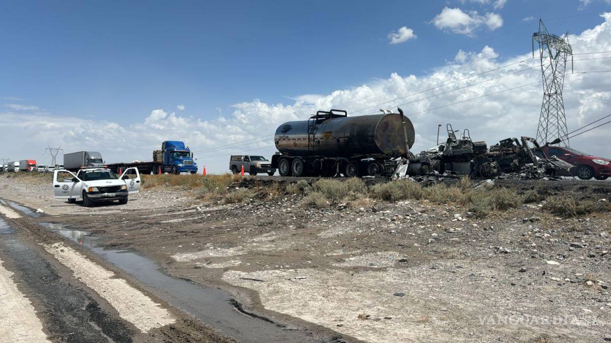 $!Elementos de la Guardia Nacional acordonaron el área para garantizar la seguridad y prevenir otros accidentes en la carretera.