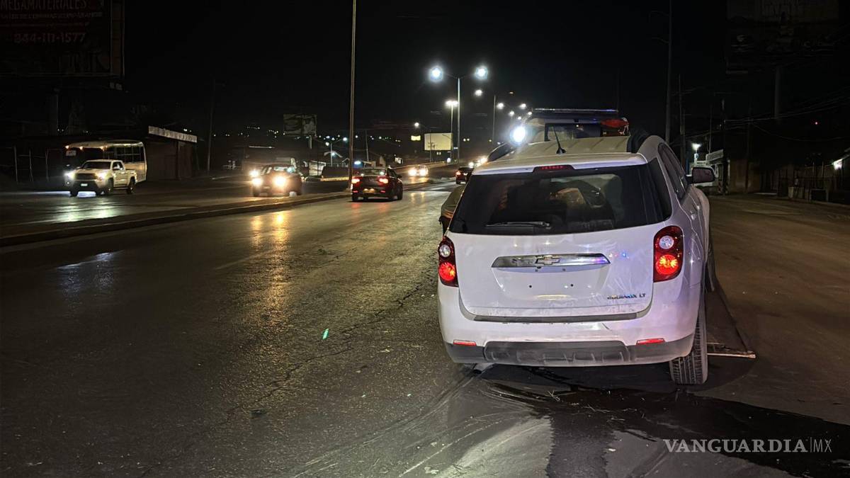 $!La unidad derrapó hasta quedar en medio de la vialidad sobre la calle Río Pánuco Oriente.