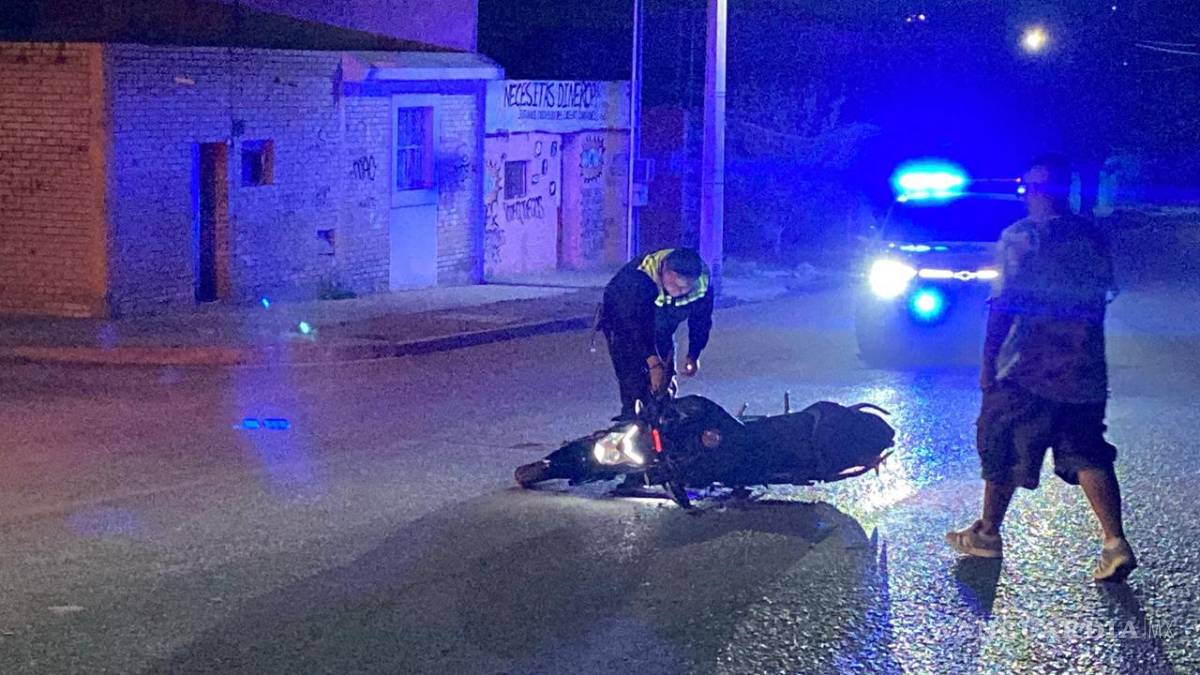 $!Elementos de Tránsito Municipal acudieron al lugar luego del reporte al 911 para tomar conocimiento del percance vial.