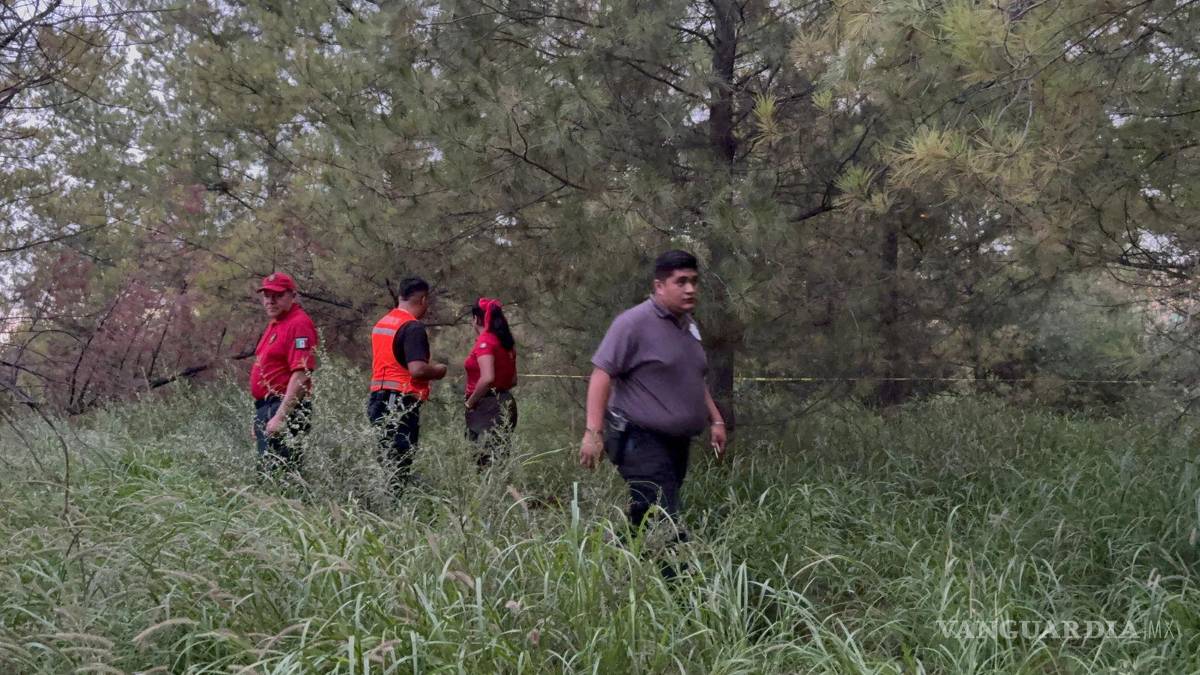 $!Policía Municipal y agentes ministeriales acordonaron el área para realizar los peritajes.