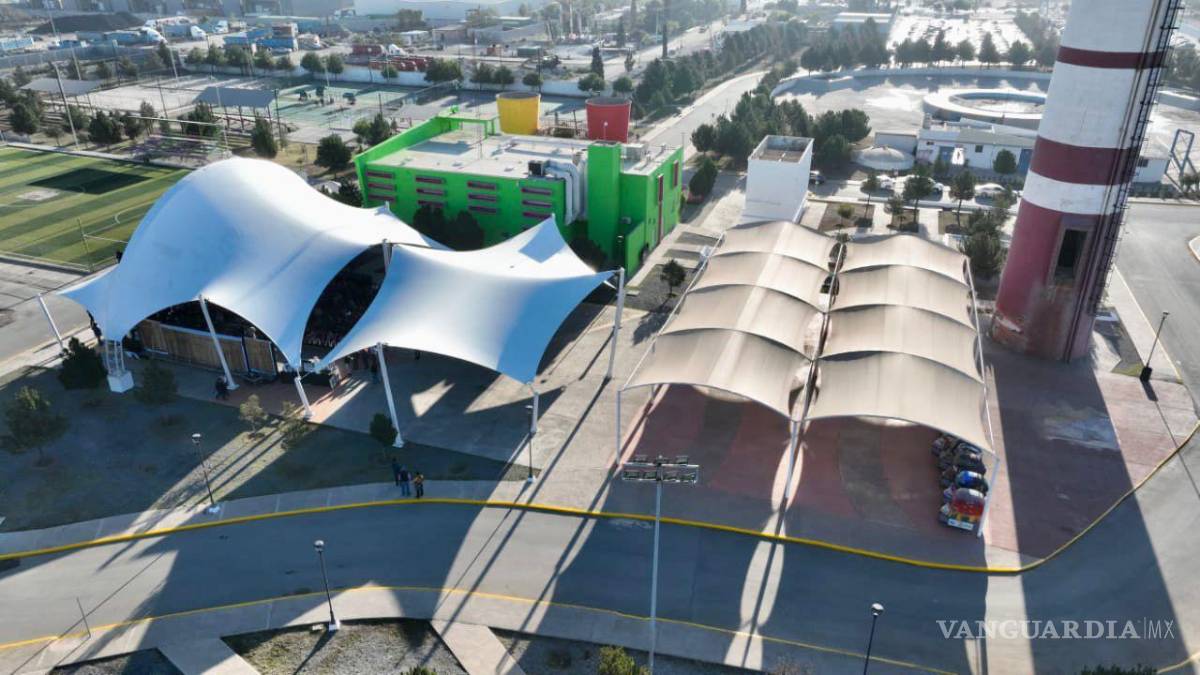 $!Entregan Chema Fraustro y Miguel Riquelme nueva velaria en Biblioparque Saltillo Norte