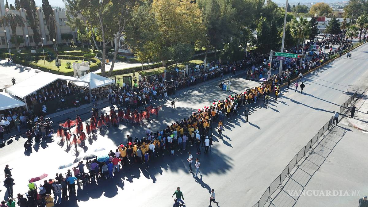 $!Desfile conmemorativo por el 109 aniversario del inicio de la Revolución Mexicana en Saltillo (Fotos y video)