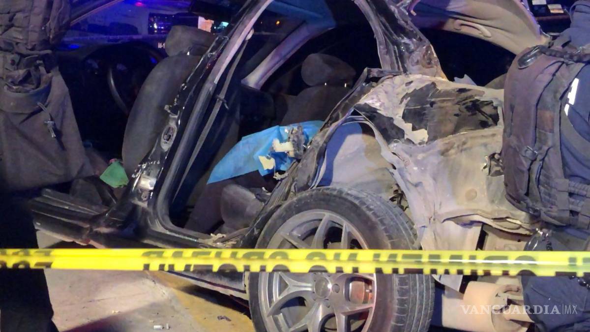 $!Deysi Verónica, la víctima del accidente, es confirmada sin signos vitales por los socorristas.