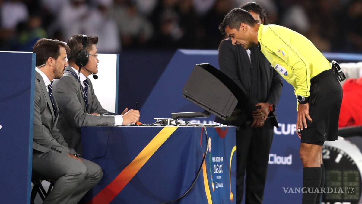 $!El VAR se estrena en el arranque de la Jornada 13 de la Liga MX pero, ¿cuáles serán las reglas para su uso?