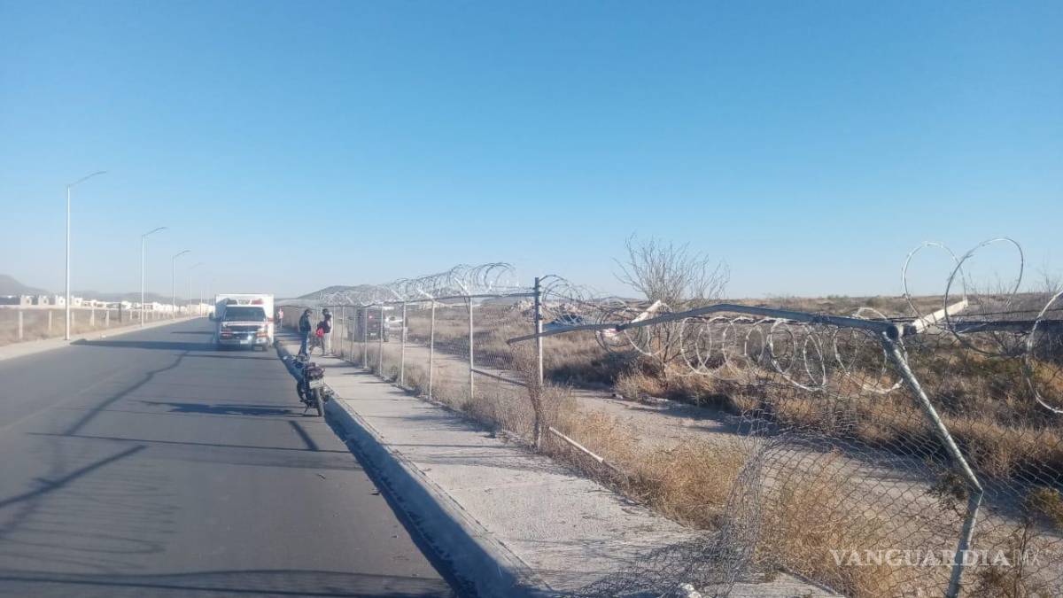 Pierde el control y derriba la valla del aeropuerto de Ramos Arizpe