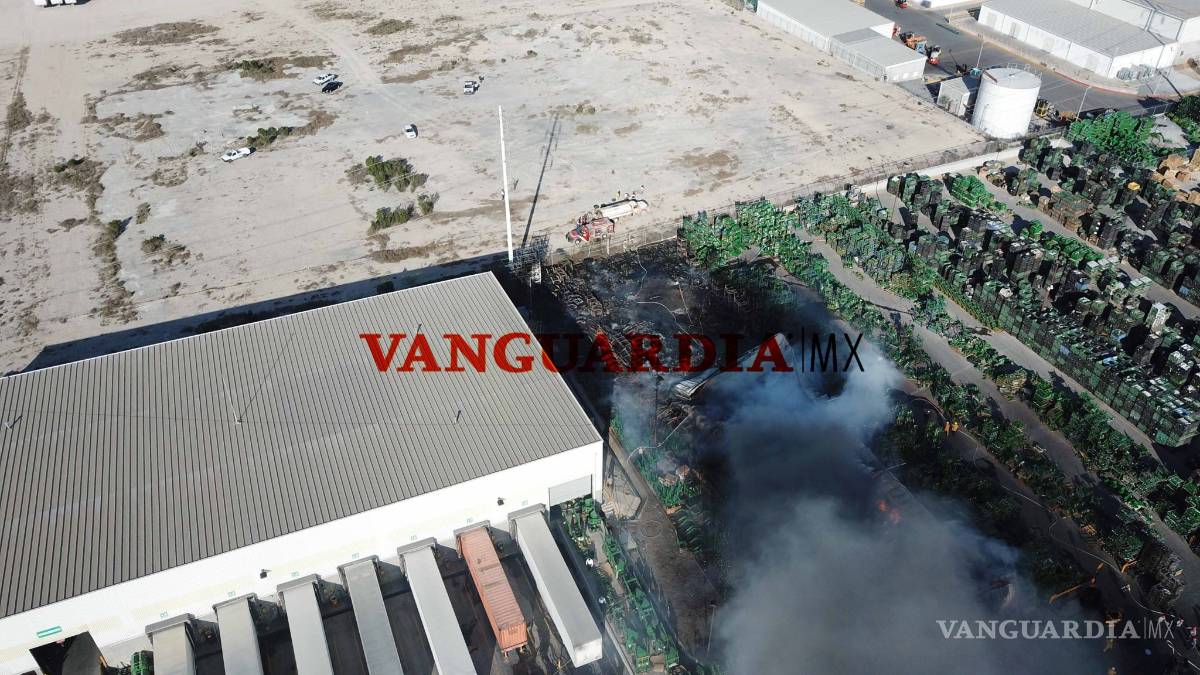 $!Se registra fuerte incendio en parque industrial en Ramos Arizpe