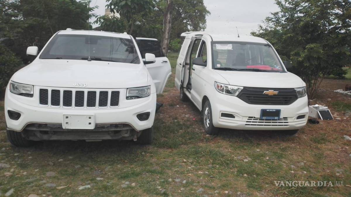 $!Sedena informó la detención de tres personas y el decomiso de armamento; mientras que pobladores se desplazaron a las montañas.