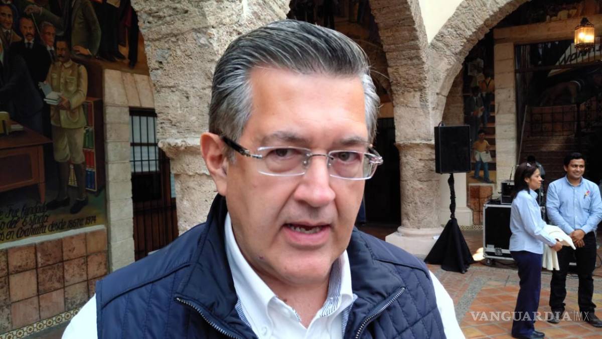 $!El secretario de Finanzas, Blas Flores, calificó al recorte como “muy fuerte”.