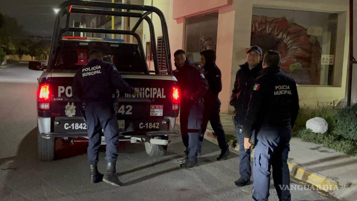 $!Elementos de seguridad lograron dar con el sospechoso tras un recorrido por la colonia y la Plaza Obelisco.