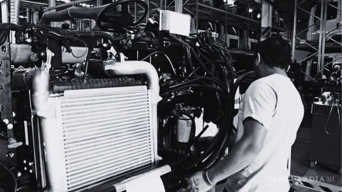 En enero de 2026 disminuyó 6.2% personal ocupado fabricante de equipo de transporte a tasa anual