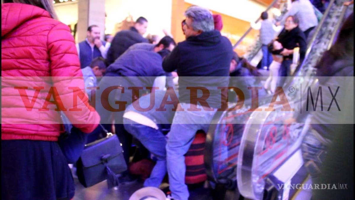 Niña sufre accidente en las escaleras eléctricas de plaza comercial de Saltillo