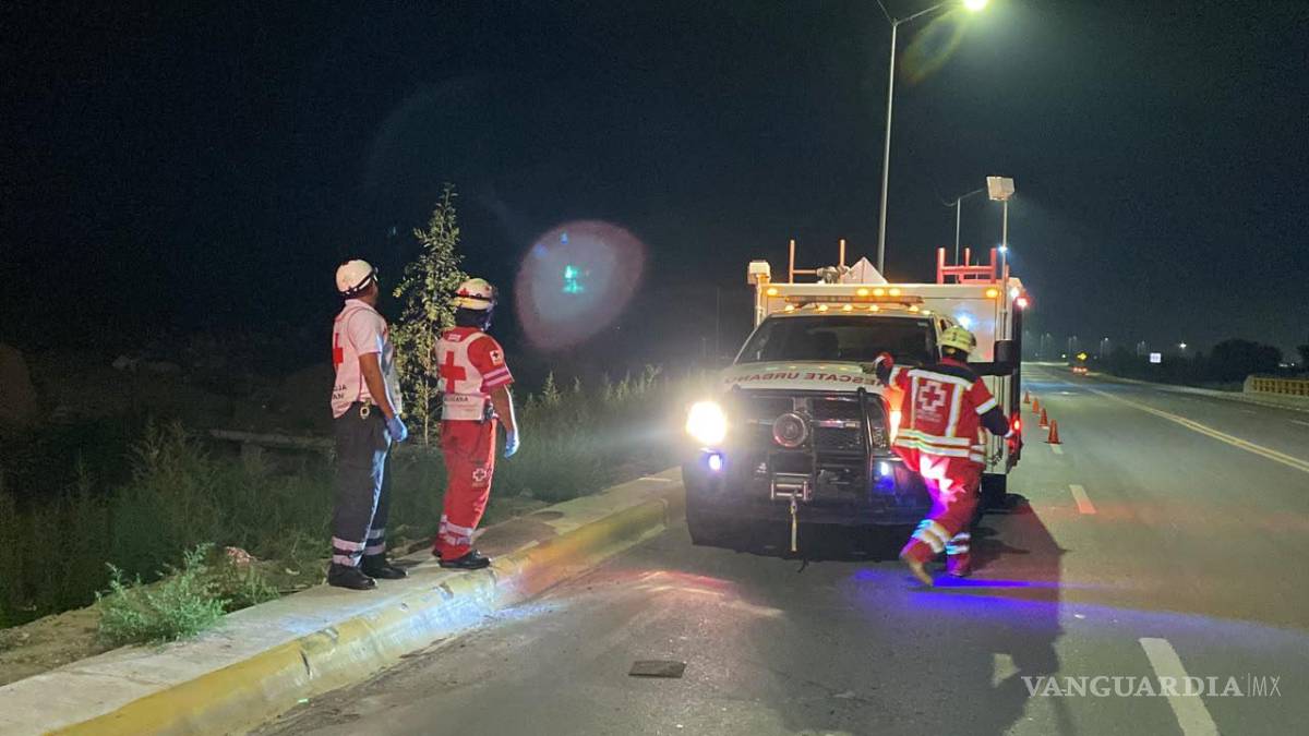 $!Elementos de Tránsito Municipal acudieron para tomar conocimiento del accidente ocurrido durante la madrugada.
