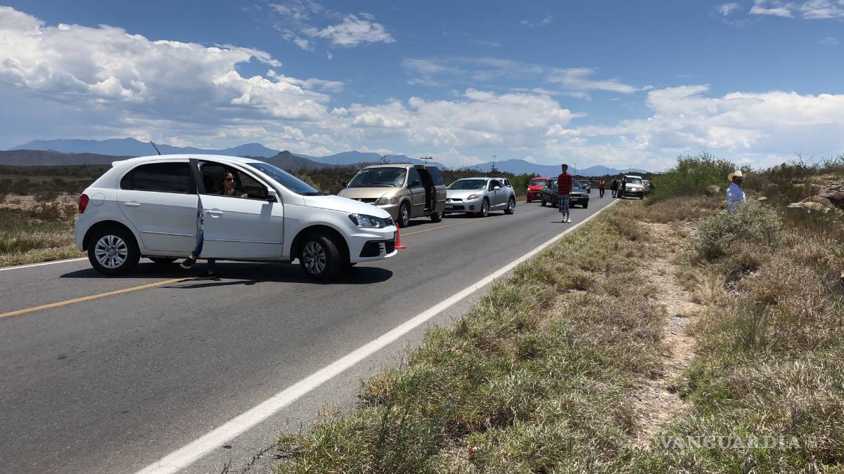$!Muere joven en una volcadura registrada sobre la carretera General Cepeda-La Rosa