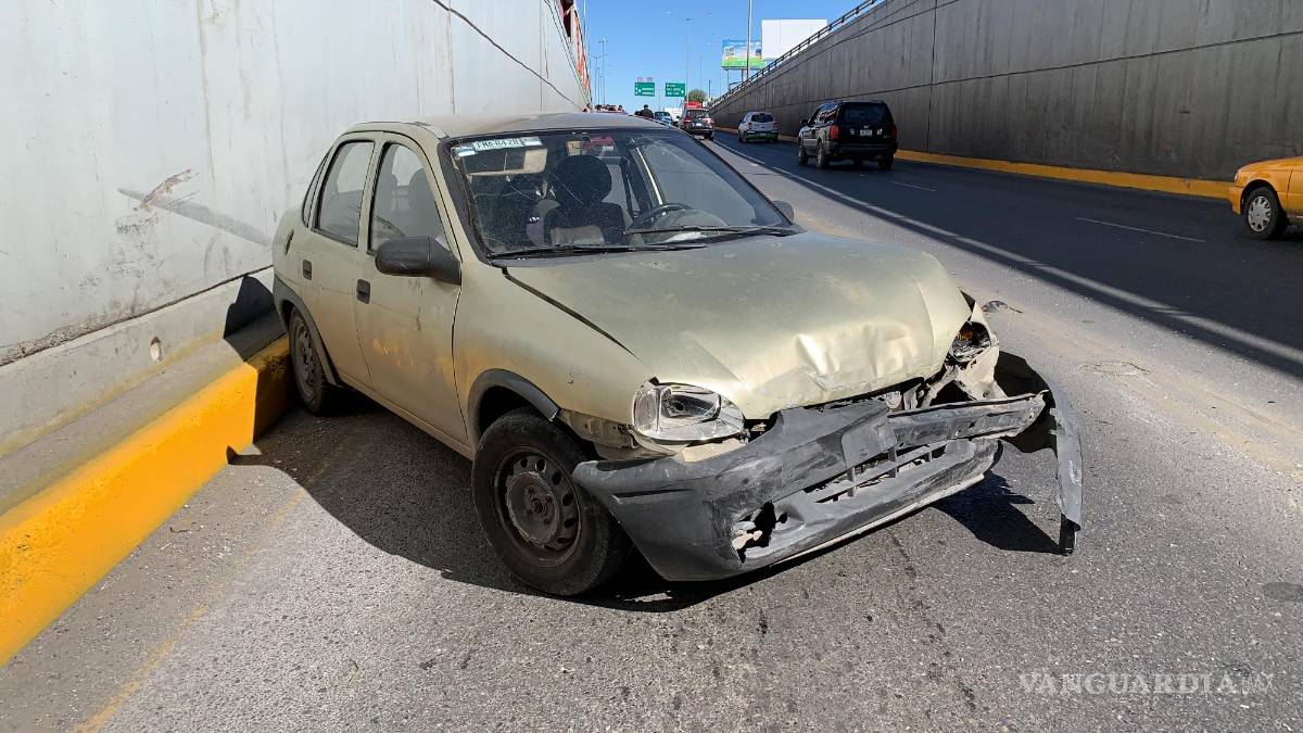 Se sigue de frente y ocasiona accidente en Saltillo