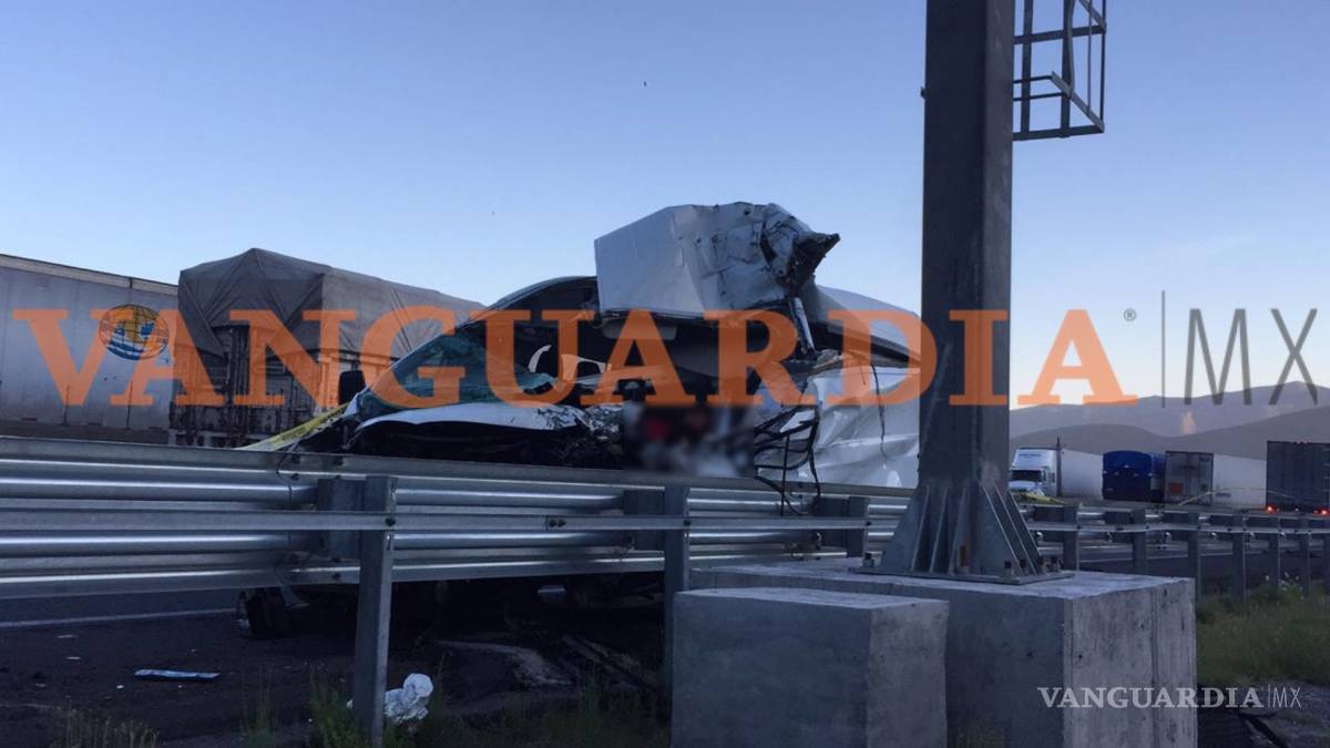 Se estrella contra tráiler en la 'Carbonera' en Coahuila