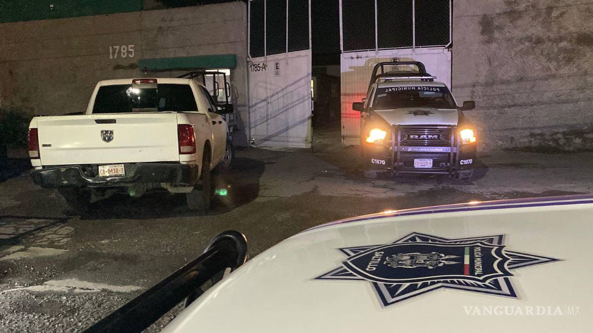 $!La bodega fue resguardada mientras autoridades iniciaban las investigaciones para determinar cómo ocurrió el robo y establecer qué mercancía fue sustraída.