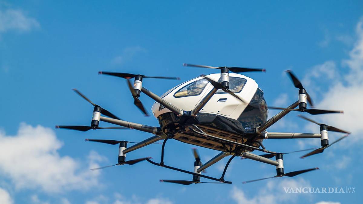 $!Un dron con un pasajero a bordo ha completado su primer vuelo en la historia de Kazajistán.