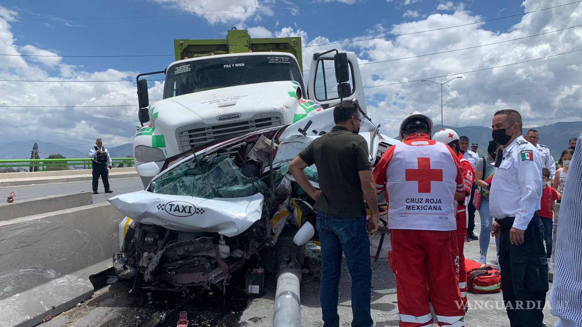 $!Luego de 40 minutos de labores, José Pablo fue liberado con varias fracturas en las piernas.