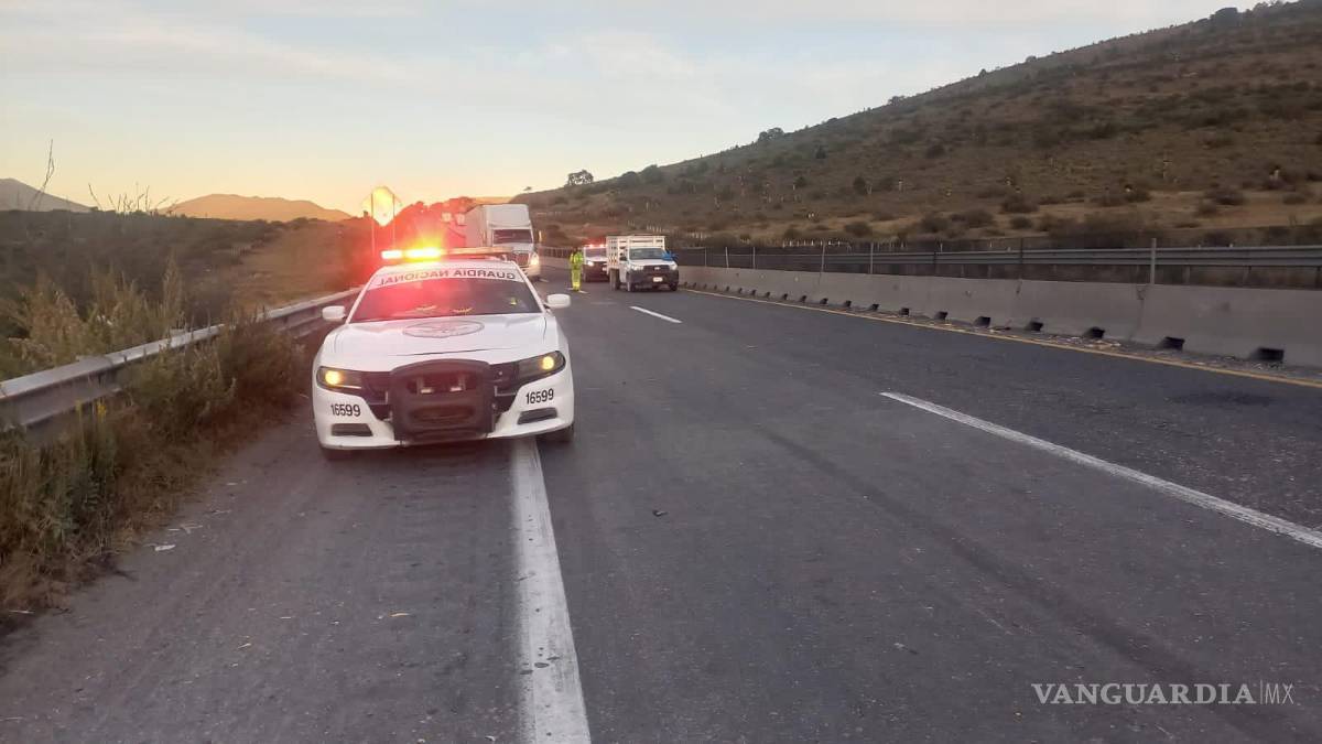Choque por alcance entre tráileres complica circulación en Los Chorros