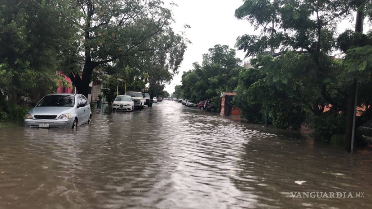 $!Intensas lluvias inundan de nuevo a Torreón, Coahuila